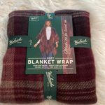 Woolrich  Cozy Blanket Wrap in maroon and Brown brand new see all photos Photo 10
