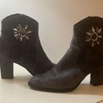 New York Transit  gray ankle boots bejeweled side zipper size 7.5 block heel Photo 1