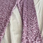 BNWT the free yoga cheetah purple pants Size M Photo 4