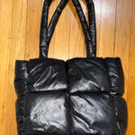 Black medium sized puffer bag Photo 0