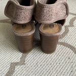 Seychelles  open back 3” block heel Velcro strap sandal, size 7.5 Photo 9