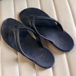 Crocs  Flip Flops Womens 8 Iconic Comfort Slip On Shoes Photo 0