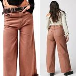 Free People NEW Granolacore CRVY Gia Wide-Leg Jeans Brown Blue Wash Size 27 Photo 1