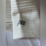 New Balance Women’s  Quilted Sweatshirt Size XL Photo 4