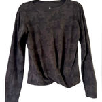 LegEnd Active Twist Long Sleeve Black Camo Size Medium Photo 0