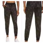 Zella Live In Pockets Jogger Pants Black Camo Loose Fit Tapered Casual Size 2XL Photo 1