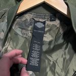 Harley Davidson Women's Camo Cropped Windbreaker Jacket in Green Size Large Photo 9