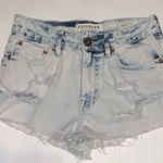 Bullhead Denim High Rise lightwash distress Shorts Size undefined Photo 0