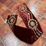 NWT The Met Tudor Rose Velvet Scarf Red Photo 4