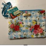 The Pioneer Woman Blue Floral Wristlet Photo 1