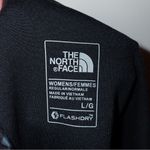 The North Face Women’s Black and Gray Diamond Print Flashdry Leggings size L Photo 7