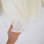 Lululemon NEW Pleat On Long Sleeve Top Crewneck Cream Women's 6 Photo 6