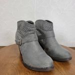 JustFab Womens Ankle Boots Size 7 Gray Cutout Buckled Back Zipped Chunky Heels Photo 2