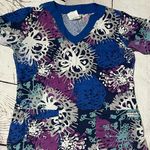 Uniform Advantage US women’s small scrub top Photo 1