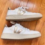 VEJA  Gold Sneakers Photo 2