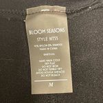 Bloom Seasons | Black Sleeveless Piped Top | Medium Photo 3