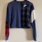 Nike Women's Blue Red Patchwork/Color Block Cropped Long Sleeve T Shirt Size XS Photo 2