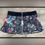 Lululemon size 10 women’s Floral Athletic skort Photo 7