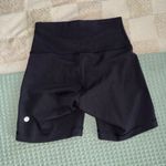 Lululemon  Wunder Train Contour Fit High-Rise Short 6"
Black size 6 Photo 3