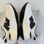 New Balance Figs  3447 in Cream, Size 6.5 Photo 5