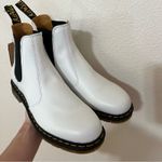 Dr. Martens  2976 YS Yellow Stitch Smooth Leather Chelsea Boots in White NEW 11 Photo 1