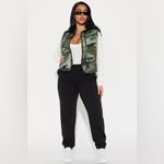 Almost Famous $49 NWOT camo hooded puffer vest XL Photo 2