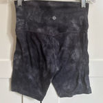 Lululemon Diamond Die Biker Shorts Size 4 Silver Photo 1