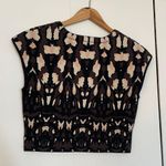 EXPRESS Body Contour Abstract Print Crop Top Photo 4