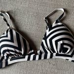 ALEXANDRA MIRO Photo 4