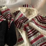 The Great  cozy scarf ( will sell as set of 3 hat & sock slipper ) Photo 2