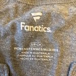 Fanatics ‎ Tampa Bay Buccaneers slight v neck tee game day graphic size S Photo 3