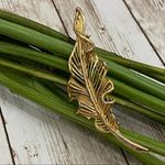 Unsigned Gold Leaf Brooch Photo 0