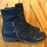 OTBT  Yokel Womens Sz 10M Shoes Black Leather Comfort Zip Up Ankle Career Boots Photo 0