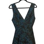 Alice + Olivia Malory Paisley Party Dress Front & Back V-Neck Fit & Flare Size 2 Photo 3