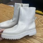 Larroude Hailey Chelsea Boots Women's Size 10 Ivory Leather Side Zip Outdoor S60 Photo 2