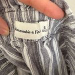 Abercrombie & Fitch Gray White Striped Linen High Rise Pleated Shorts Womens S Photo 4