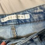 Tinseltown  Women's size 7 High Rise Mom Jeans Painted Leg Detail Light Wash Blue Photo 7