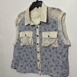 POL Crochet Lacy Floral Sleeveless Blouse Top With Front Pockets Photo 2