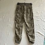 American Eagle EUC XS  Casual Army Print Camo Cargo Pants 6 Pockets Jogger Photo 7