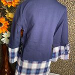 Doe & Rae ✅3/$30✅ NWT  Denim/Navy Orchid Plaid 3/4 Tie Sleeve 2-Tone Top | MEDIUM | Photo 8