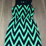 AQUA  Navy & Green‎ Chevron Print Dress Size Medium Photo 0