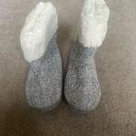 Women’s house shoes boots Small 6/7 Gray Photo 1