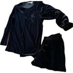 Alfred Dunner Woman 8 Petite Black Velour Shirt Pants Pajama Set Elastic Waist Photo 0