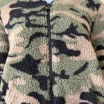 Rock & Republic  Camo Sherpa Jacket, Women's Small, Full Zip,‎ Cozy, Fall, Pocket Photo 1