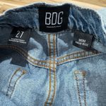 Urban Outfitters BDG High Rise Mom Distressed Light Blue Jeans Women’s 27 Photo 1