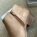 Soda NEW Short Tan Booties Short Heeled Boots Women’s Size 8 Suede Soft NIB Photo 8