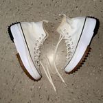 Converse  sneakers. Men size 7/ women size 8.5 Photo 0