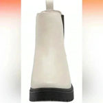 Amazon Essentials Women’s Combat Chelsea Boots, Black/Off White, Size 10 White Photo 3