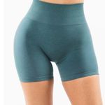 Alphalete Amplify Shorts 4.5 Photo 0