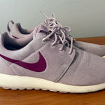 Nike  Women's Roshe One Plum Chalk Running Comfort Sneaker Tennis Shoe 844994-501 Photo 0